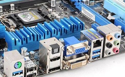 Win10开机后显示器无信号怎么办?