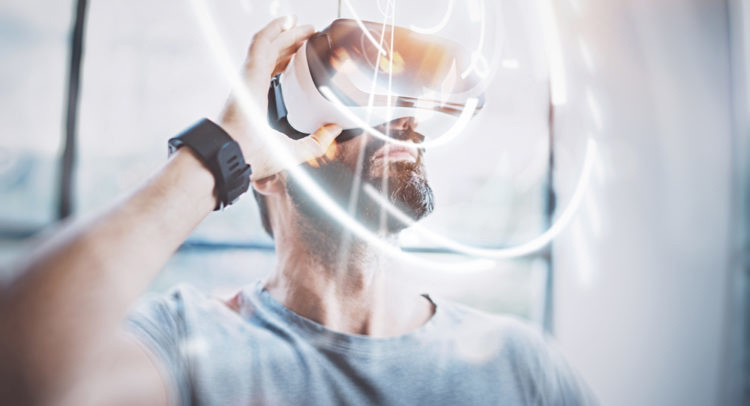 消息称苹果正完成混合现实头显操作系统的开发，明年发布