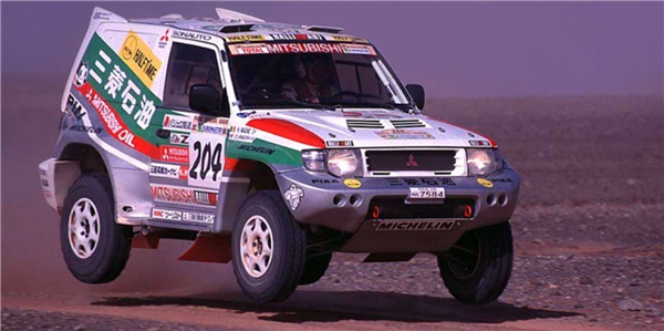 成龙大哥最爱！绝世孤品帕杰罗EVO手动版拍卖：出价已近30万