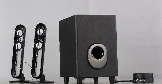 Win10电脑播放媒体时扬声器没有声音怎么办？