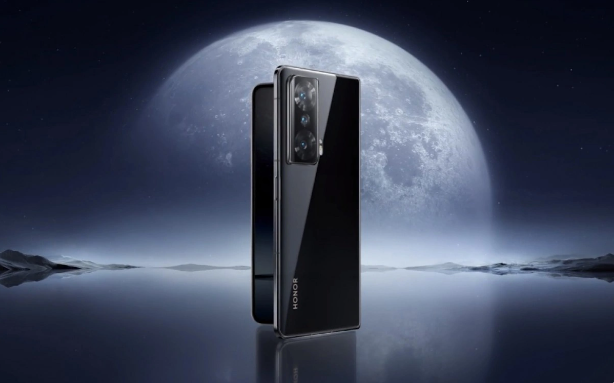 荣耀 Magic Vs 折叠屏国际版发布:搭载骁龙 8+ Gen 1 芯片,售价 1599 欧元