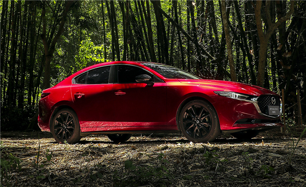 2023款马自达3 昂克赛拉正式发布，价格大幅下调！
